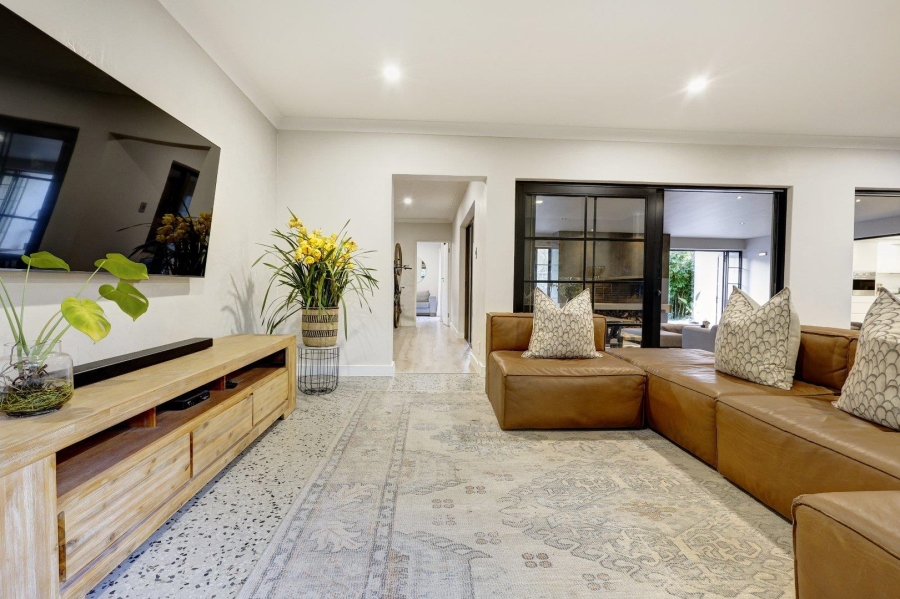 6 Bedroom Property for Sale in Welgemoed Western Cape